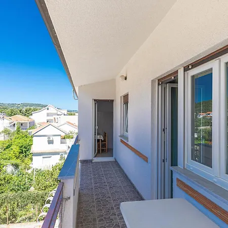 2 Bedroom Amazing In Apartamento Slatine